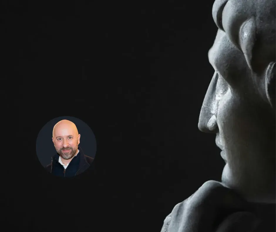 Profil de statue et portrait rond incrusté
